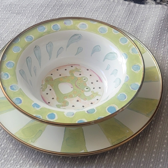 Mackenzie Child's Dinner Set - Picture 2 of 6